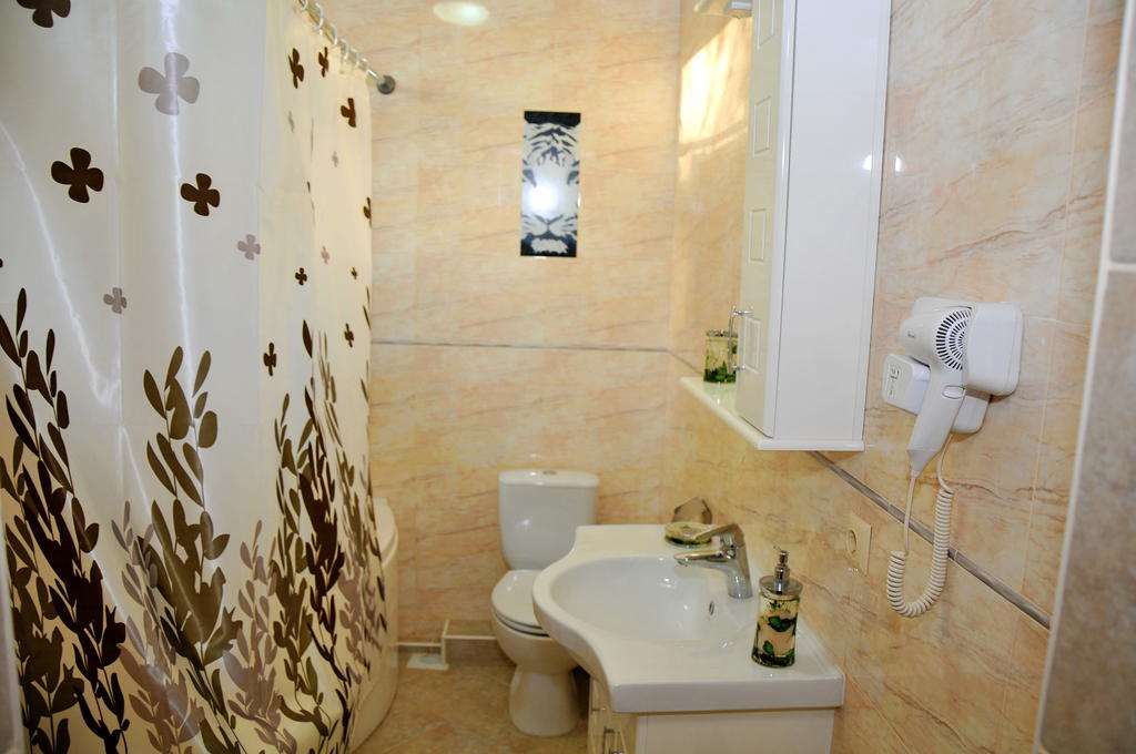 Totem Hotel Chimkent Extérieur photo