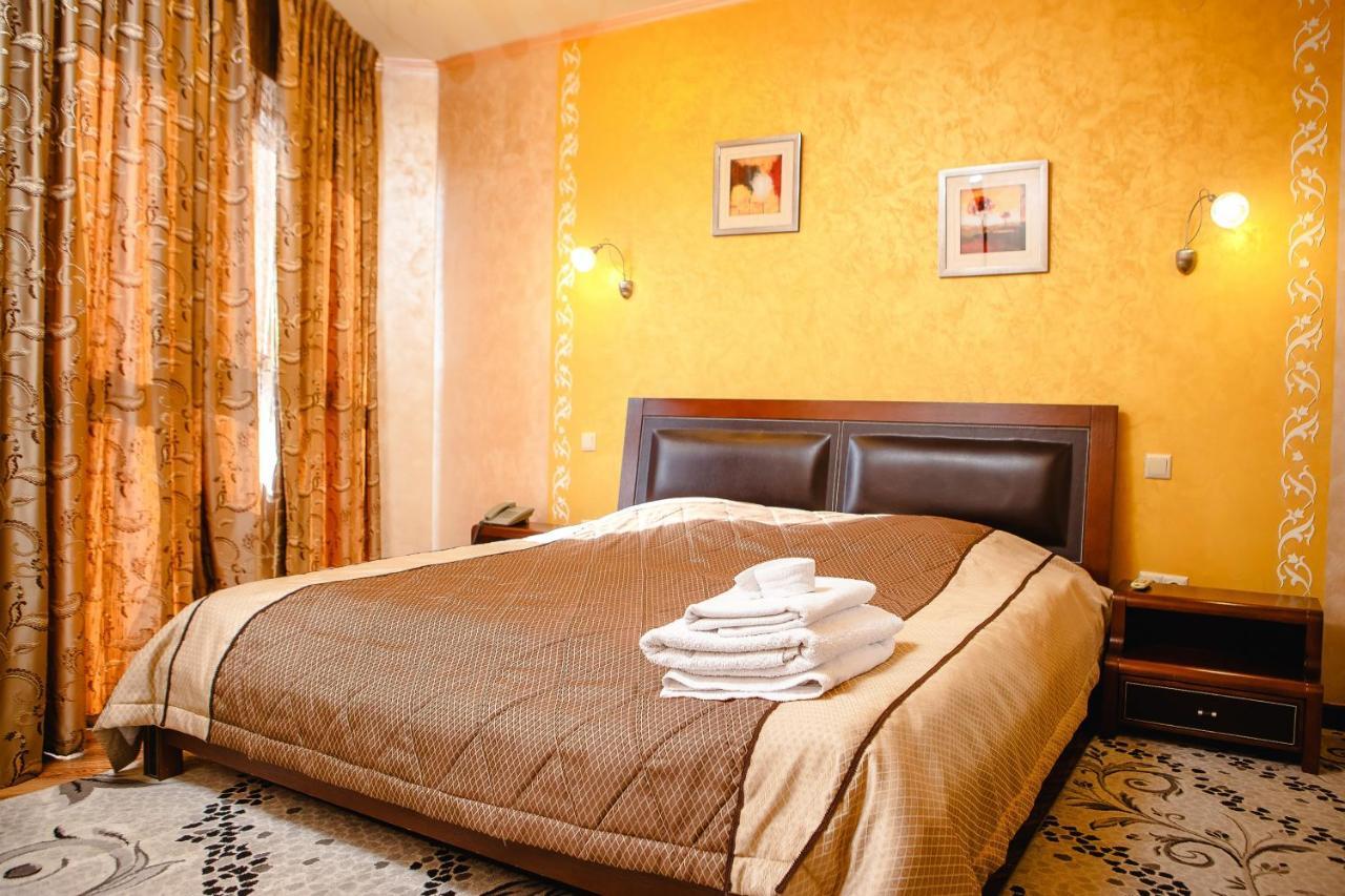 Totem Hotel Chimkent Extérieur photo
